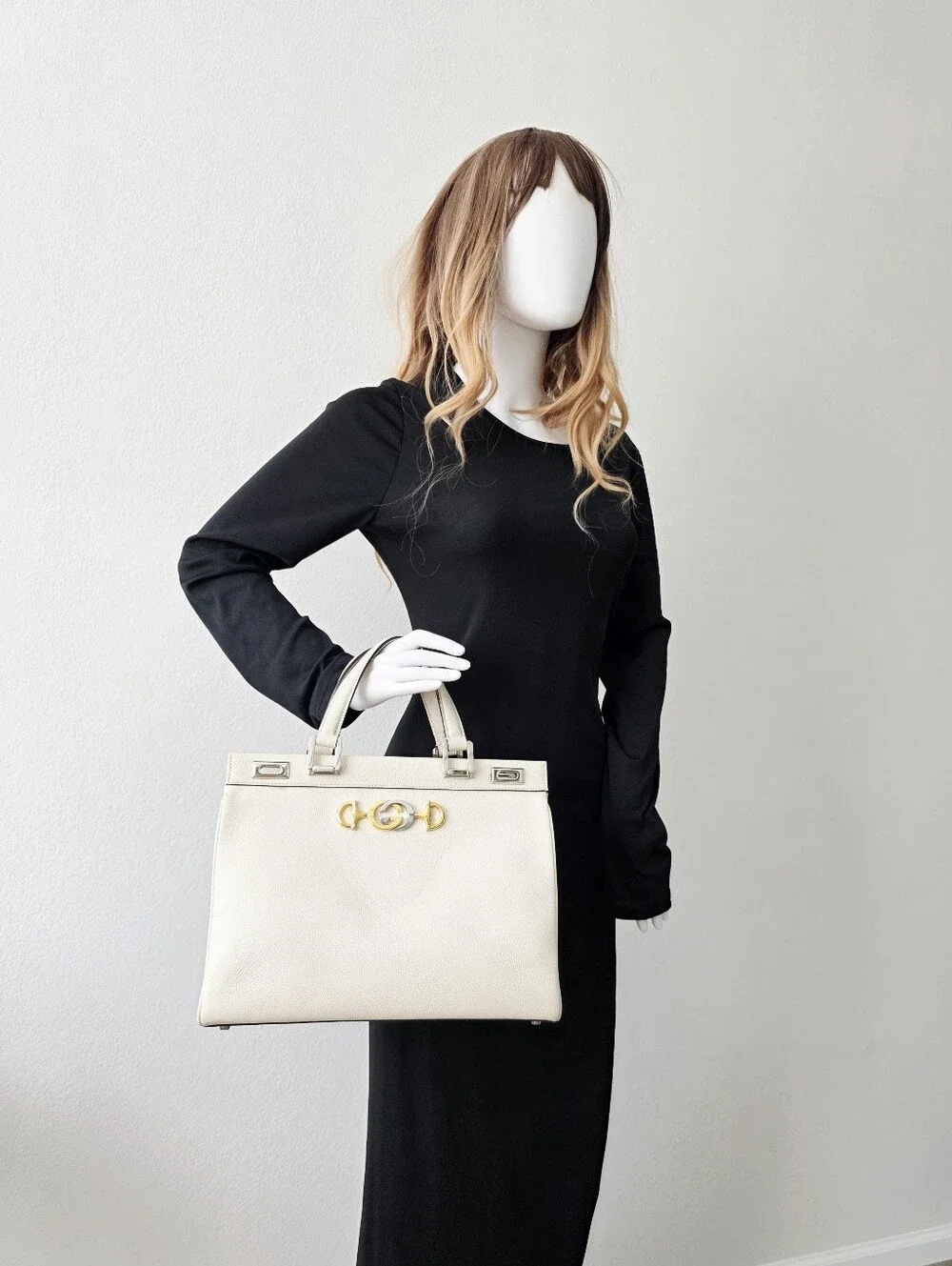 Auth Gucci Interlocking GG Zumi Medium Tote Bag